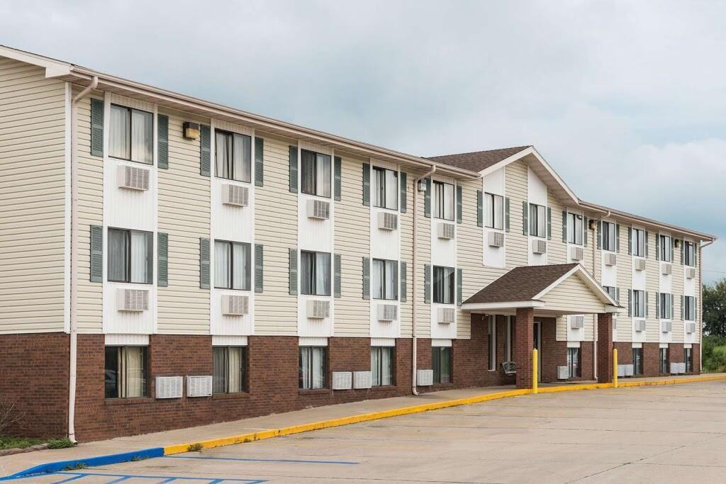 Amerihost Inn & Suites Kingdom City ภายนอก รูปภาพ
