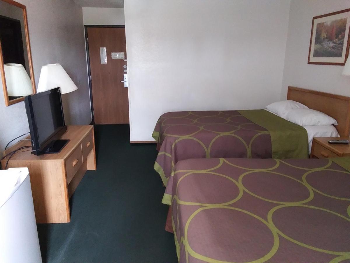 Amerihost Inn & Suites Kingdom City ภายนอก รูปภาพ