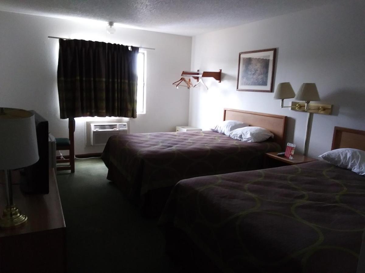 Amerihost Inn & Suites Kingdom City ภายนอก รูปภาพ