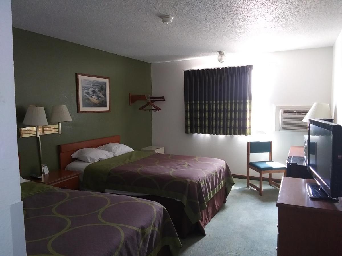 Amerihost Inn & Suites Kingdom City ภายนอก รูปภาพ